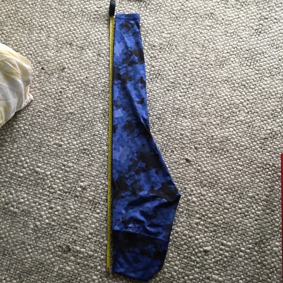 Lululemon - blue/black camouflage print - Picture 4 of 6